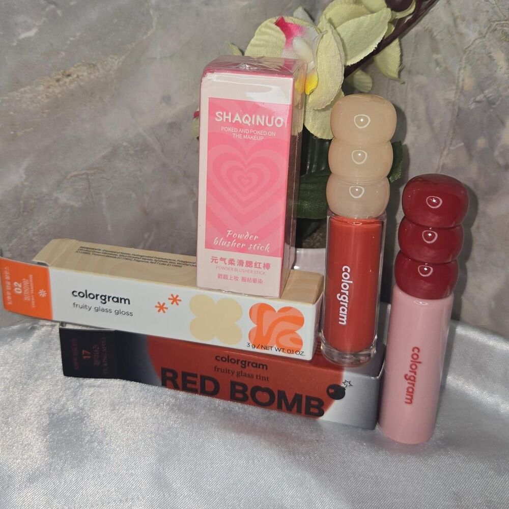 Colorgram lip glosses and shaqinuo blush